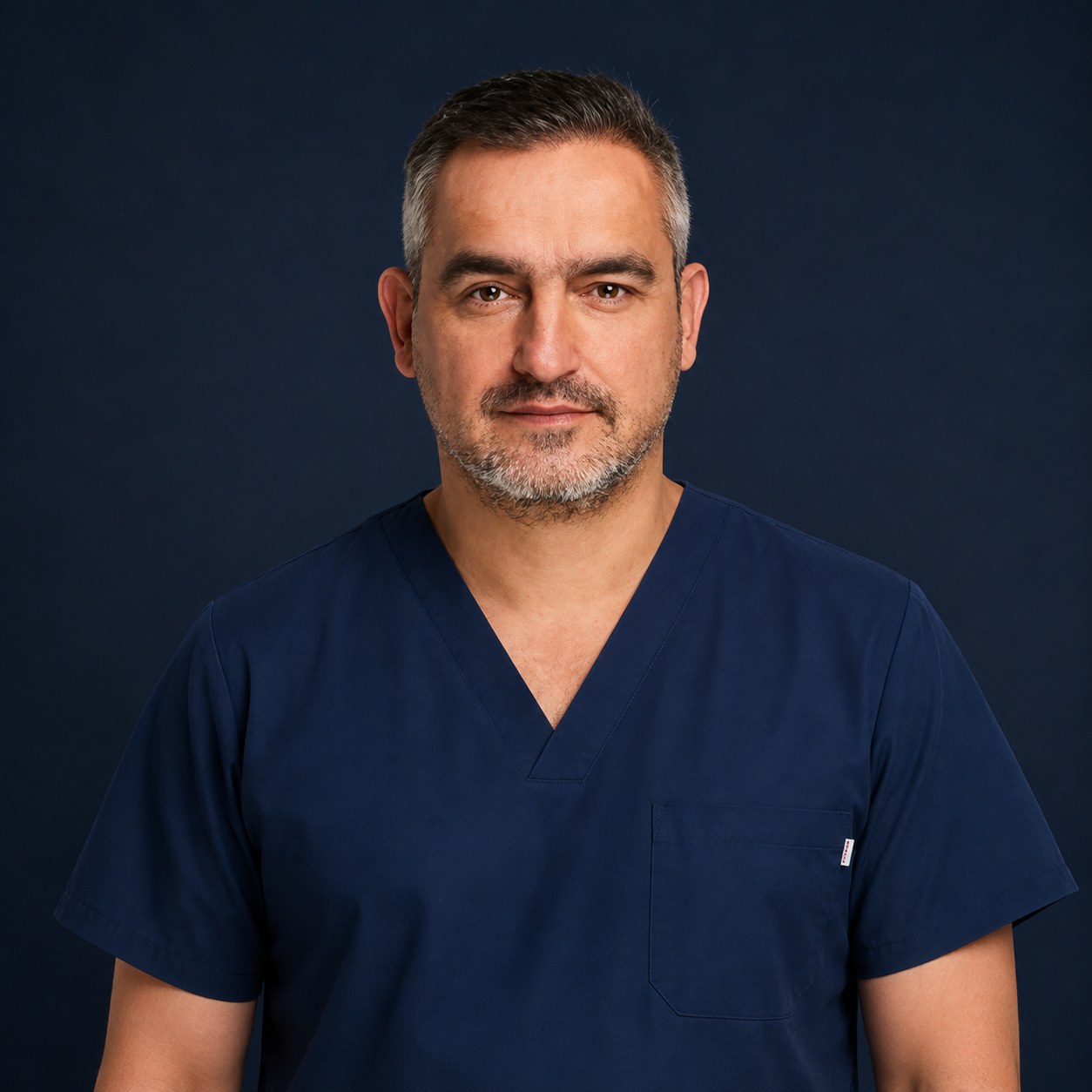 dr Paweł Cichosz, chirurg implantolog Saska Smile